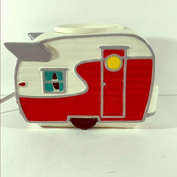 Scentsy Other - Scentsy RV camper wax warmer “Road less traveled”